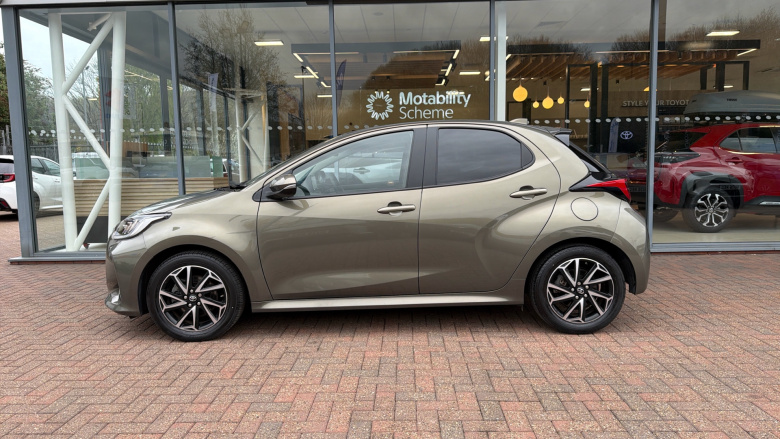 Toyota Yaris 1.5 Hybrid Design 5dr CVT Hybrid Hatchback